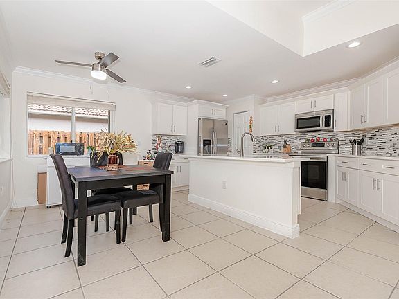 5th image of 16858 Crestview Lane