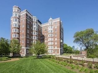 26 Chapel St #A907, Brookline, MA 02446