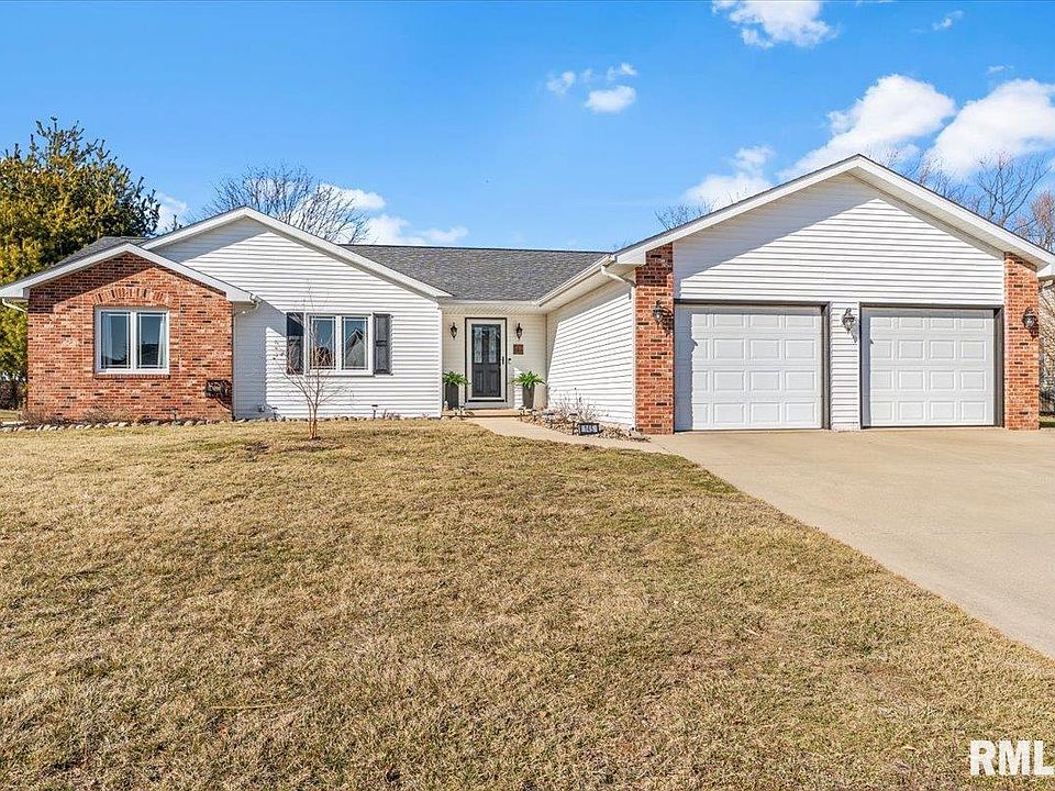 1st image of 145 Parkway Dr