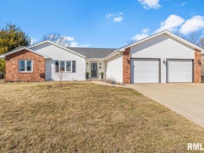 145 Parkway Dr, Chatham, IL, 62629