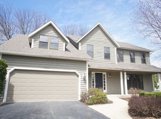 2204 Rosehill Ct, Naperville, IL 60565