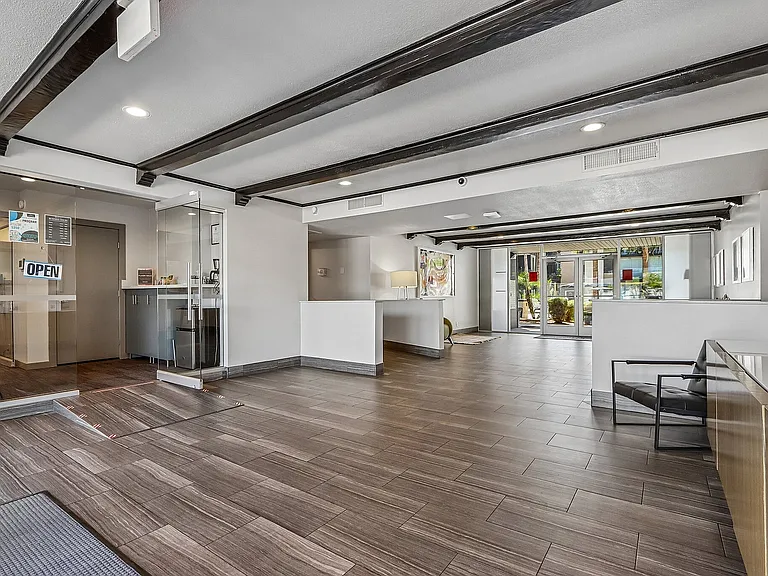 31-web-or-mls-N 7th Ave-0905-905