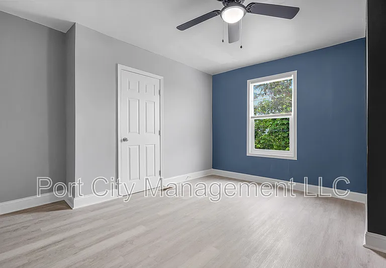 1334 N Luzerne Ave — Photo 19