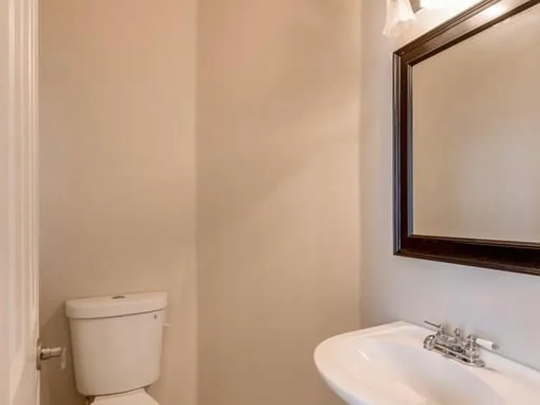 615 Regency Dr — Photo 25