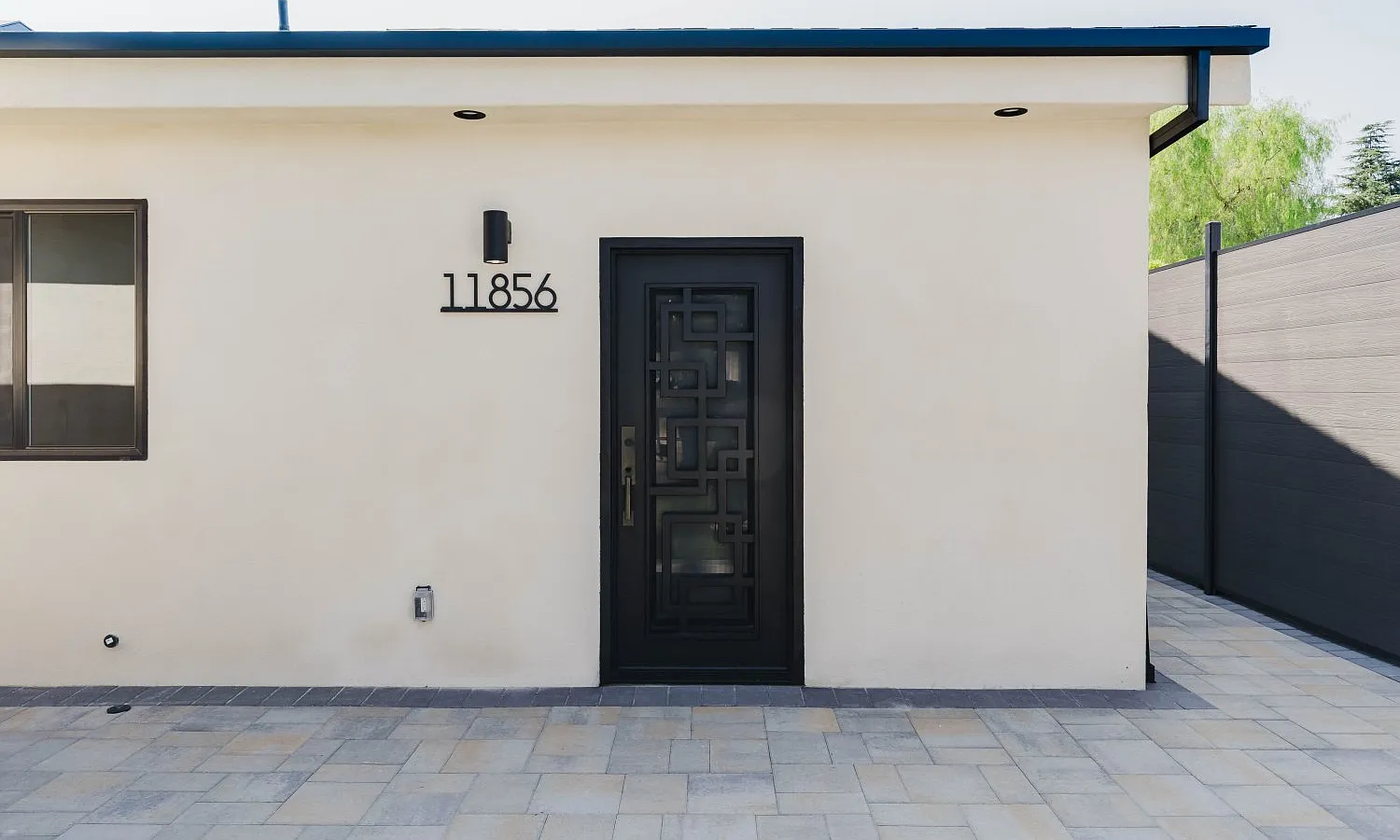 2 bed, 1000 sqft, $3,200 — Photo 1