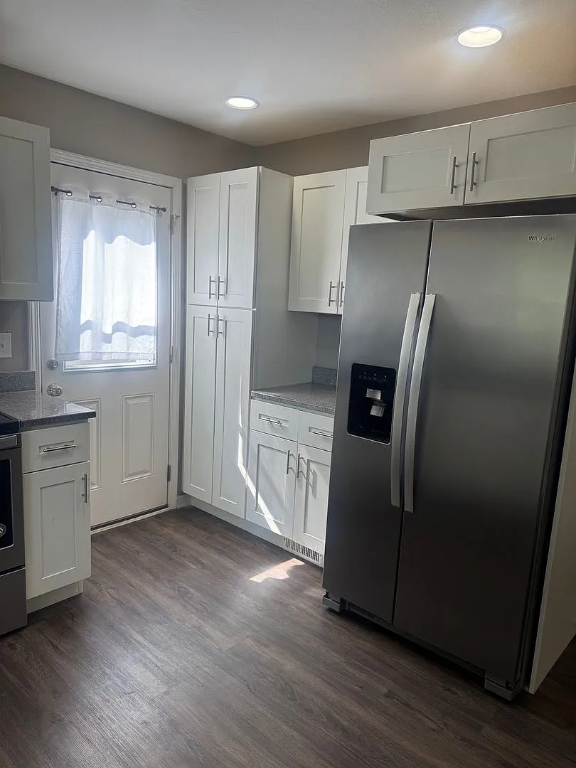 Charming Updated 3BR Home with Large Fenced Yard & Garage — Photo 4