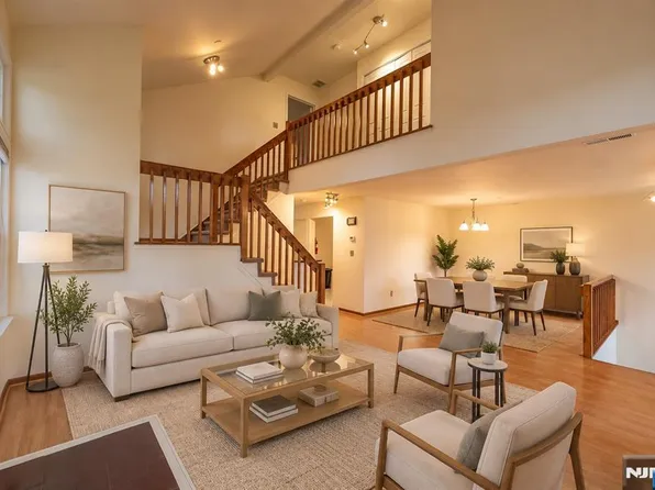 56 Fox Run Dr #56, Englewood, NJ 07631