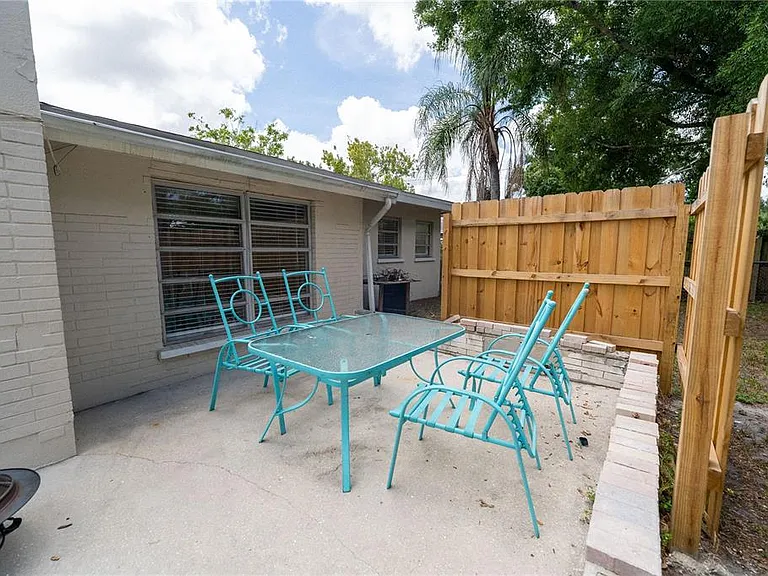 1915 Dudley Pl — Photo 14
