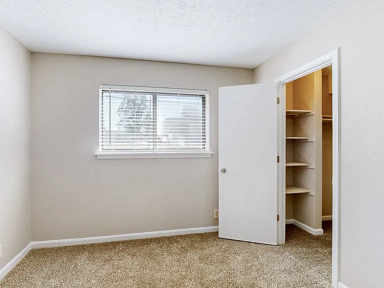 Breckinridge Pointe Apartments — Photo 8