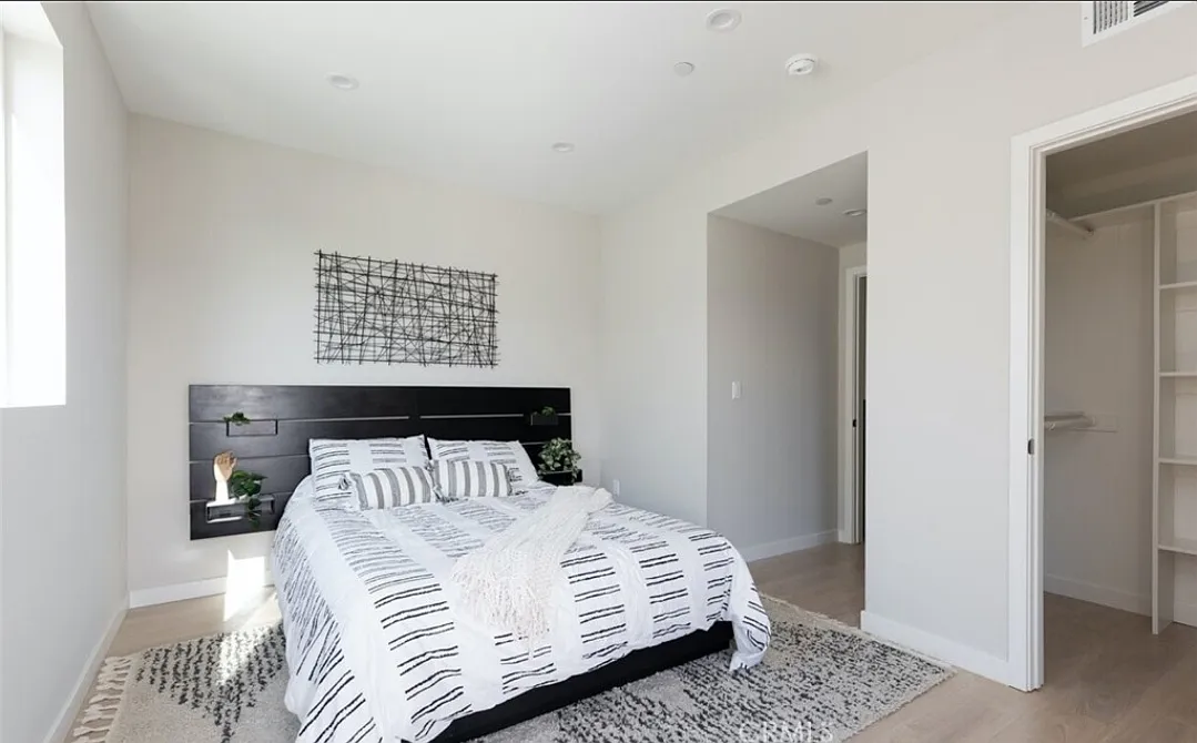 Building Photo - 2232 S Crenshaw Blvd #2232