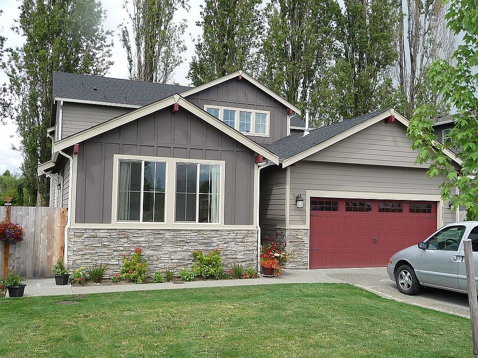 1st image of 2121 5th Ave NW