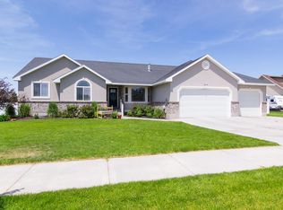 3673 E Windmill Dr, Ammon, ID 83406
