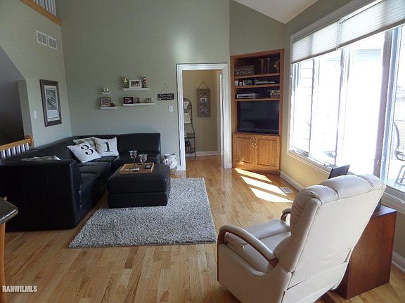 5th image of 28-29 Southview Dr