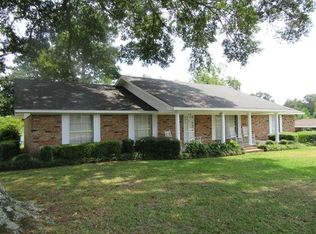 1115 West Dr, Laurel, MS 39440