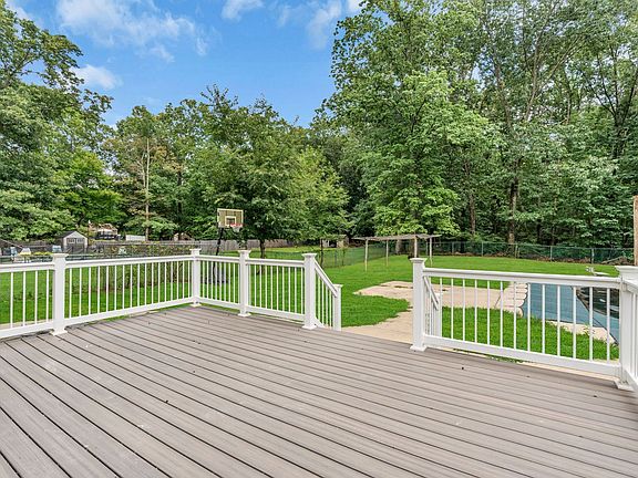 3rd image of 875 Bowman Rd