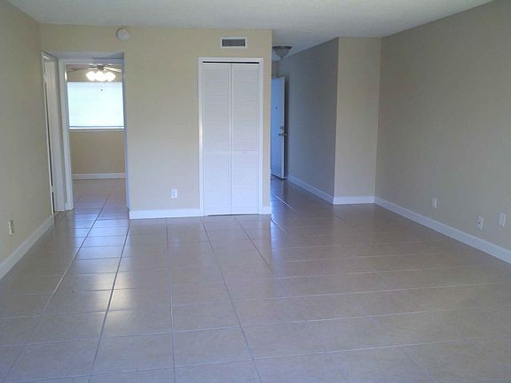 5th image of 7429 Daniel Webster Dr APT B