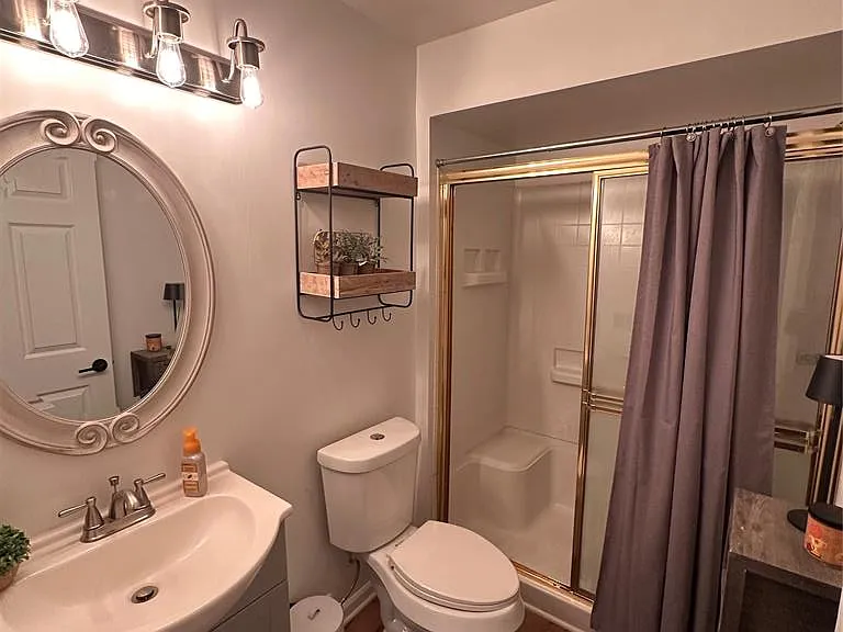 17 Georgetown Ct — Photo 5