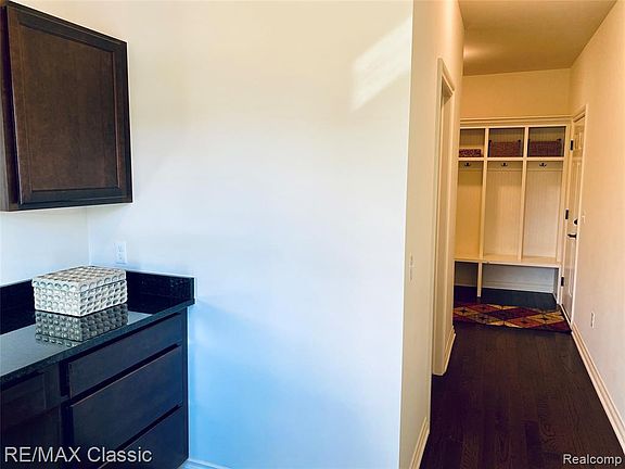5th image of 21515 Hasenclever Dr