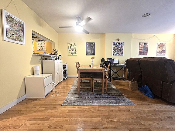 3rd image of 626 Washington St APT 2