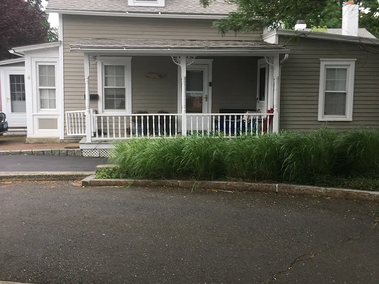 4 McKinley St — Photo 2