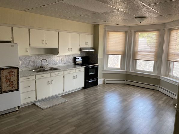 100 E State St APT 2