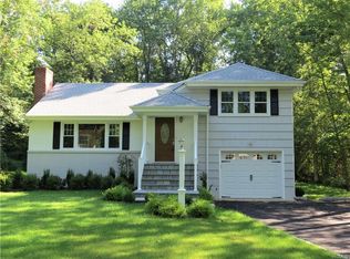 8 Edgewood Dr, Rye Brook, NY 10573