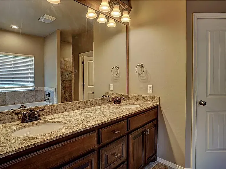 19124 Cottonwood Ct — Photo 7