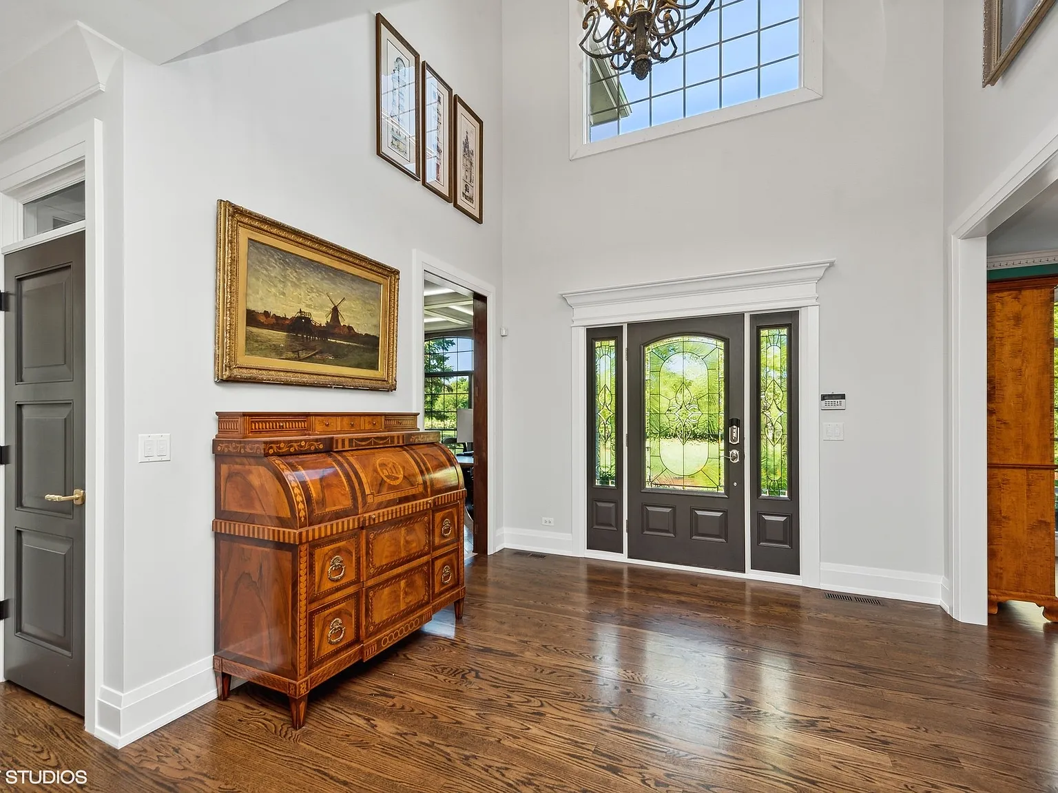 5 bed, 4.5 bath, 6507 sqft, $13,000 — Photo 4