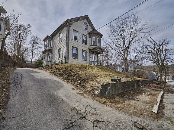 2nd image of 82 Charles St
