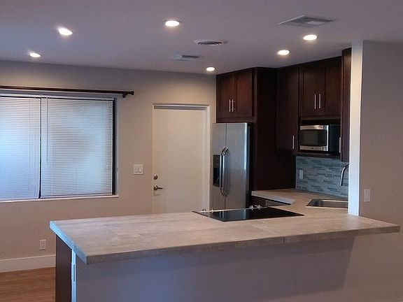 3rd image of 39 NE 19th Ave #1