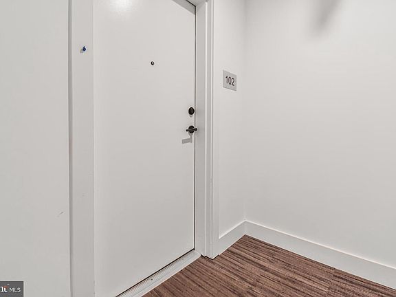 4th image of 1016 17th Pl NE APT 102