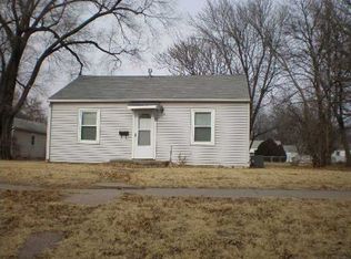 720 W 5th St, Newton, KS 67114
