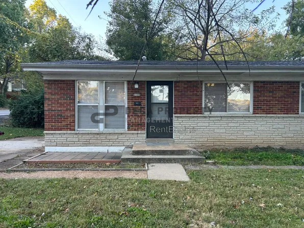 9100 Marymark Ln, Saint Louis, MO 63134
