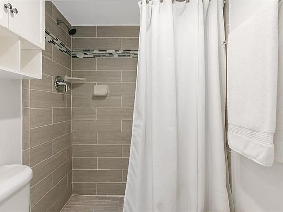 5th image of 2801 N Palm Aire Dr APT 408