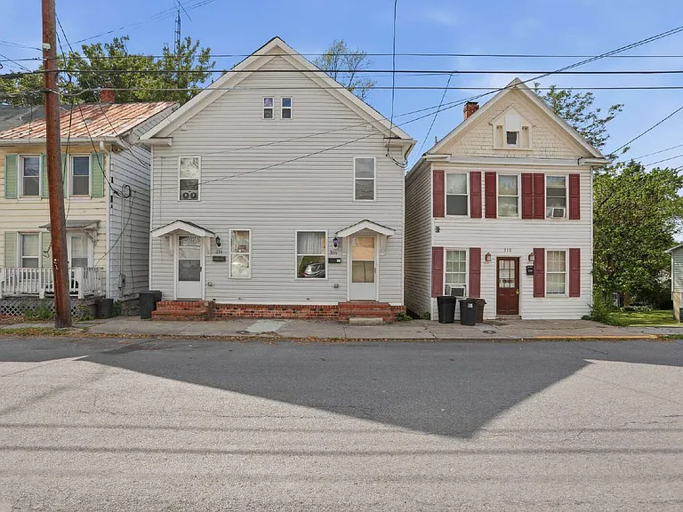 316 N High St — Photo 2