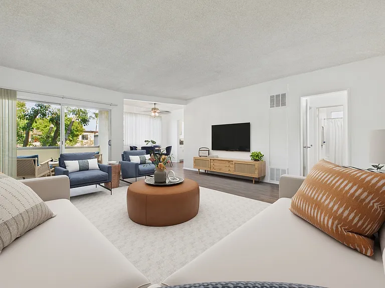 Sepulveda Apartments — Photo 17