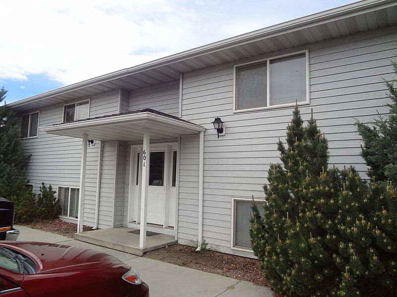 1st image of 607 11th St APT 1