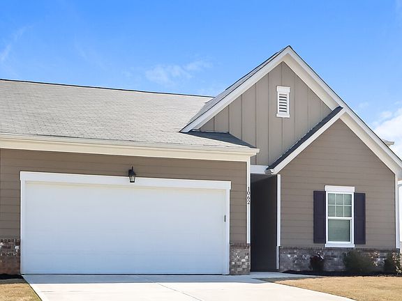 3rd image of 1062 Coldwater Dr