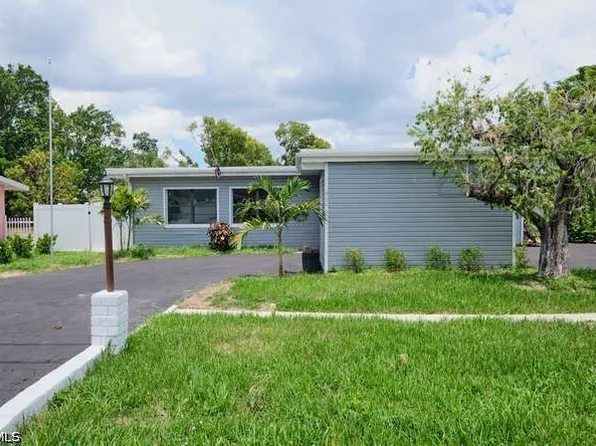 4370 Deleon St, Fort Myers, FL 33901