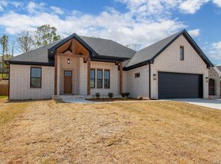 557 Valley Oak Dr, Sherwood, AR 72120