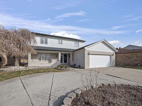 3rd image of 36868 Melbourne Dr