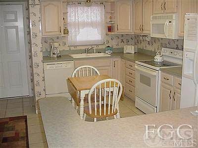 Eat In Kitchen