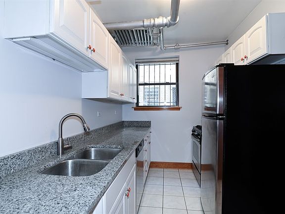 4th image of 934 W Sunnyside Ave APT G