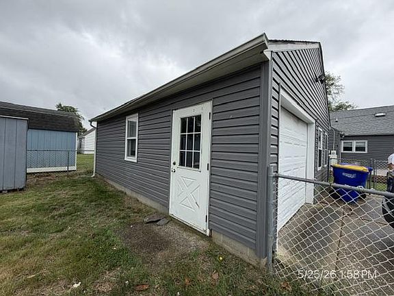 5th image of 304 2nd Ave
