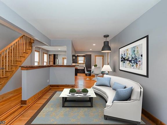 4th image of 646 Avenue A