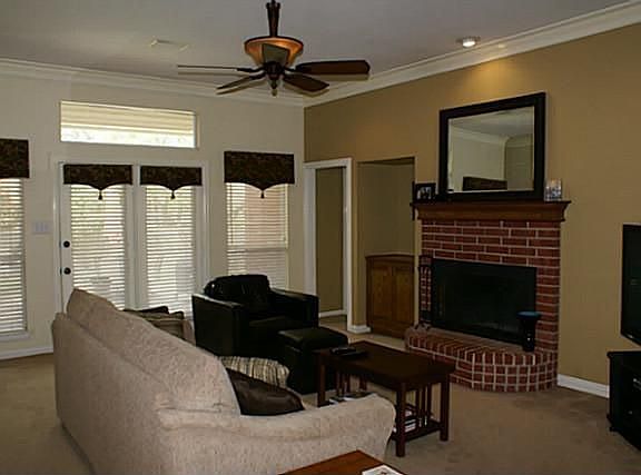4th image of 3315 Hunter Cove Dr