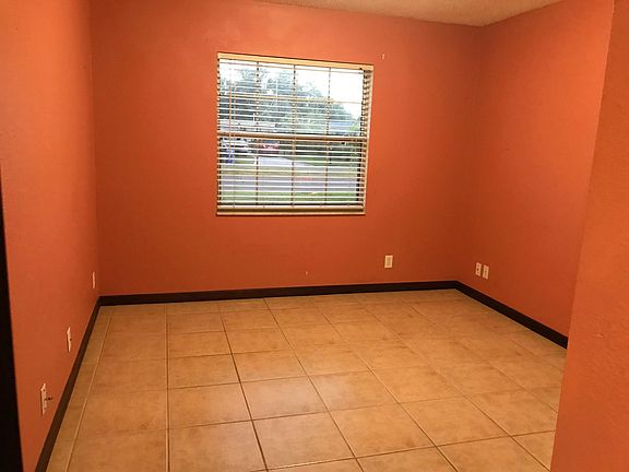 4th image of 10104 Alambra Ave