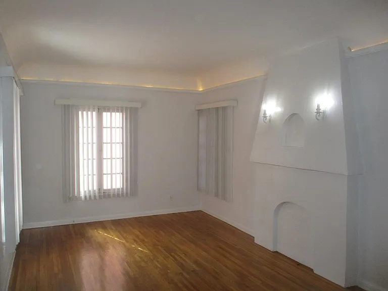 1101 Mound Ave #9 — Photo 3