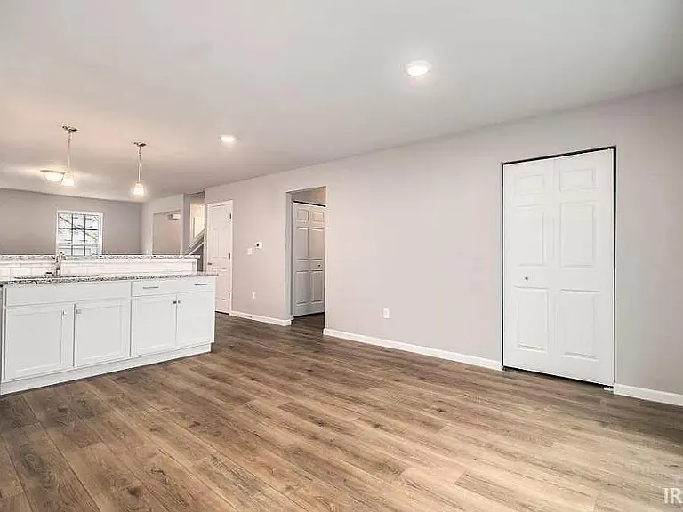 1911 Twisting Pine Ct — Photo 4