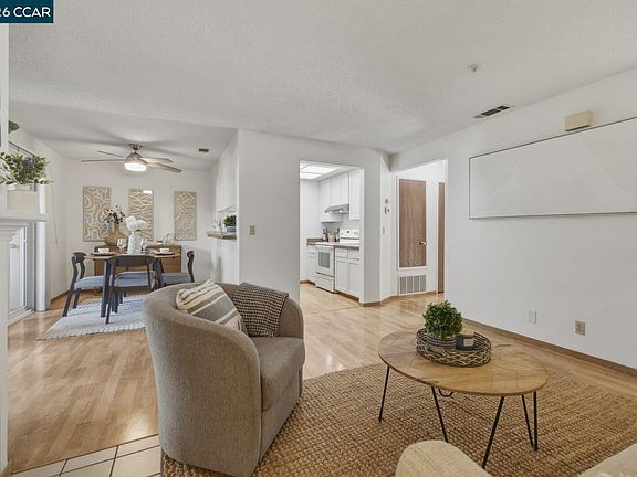 5th image of 2597 Oak Rd APT A